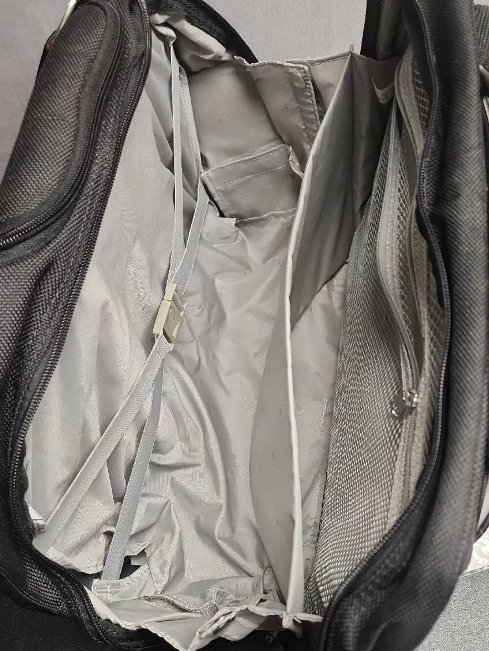 Delsey London Absoulte Black Rolling Trolly Tote